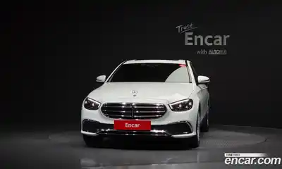 Mercedes-Benz E-Class 2023 2.0 Автомат в Москве № 466042, миниатюра 3