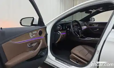 Mercedes-Benz E-Class 2023 2.0 Автомат в Москве № 466042, миниатюра 10