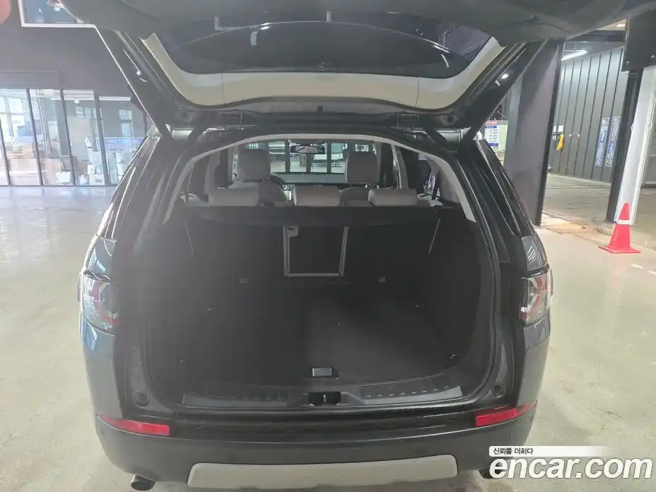 Land Rover Discovery Sport 2016 2.0 Автомат в Москве № 471501, фото 8