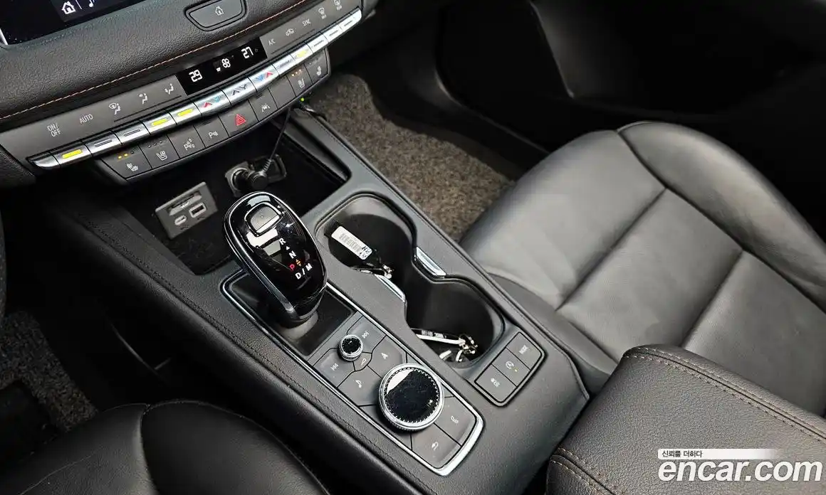 Cadillac XT4 2023 2.0 Автомат в Москве № 474634, фото 9