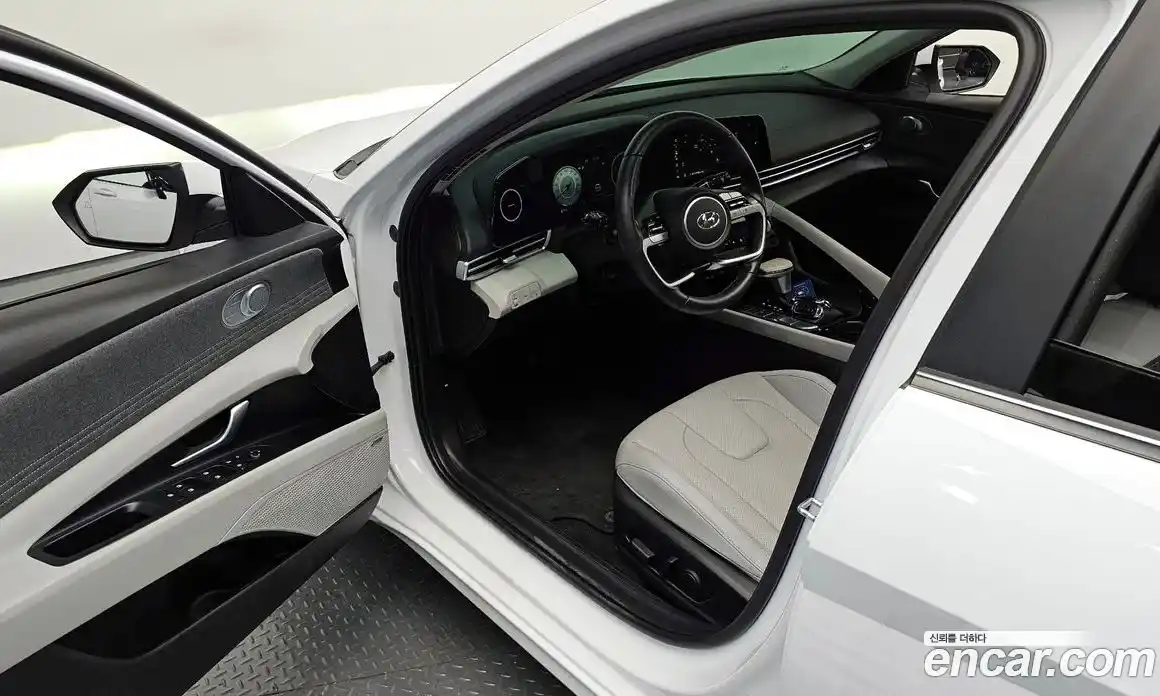 Hyundai Avante 2023 1.6 Автомат в Москве № 110723, фото 11