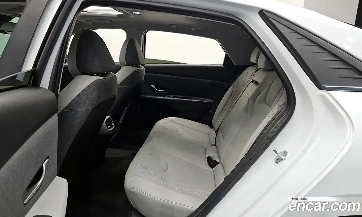 Hyundai Avante 2023 1.6 Автомат в Москве № 110723, фото 12