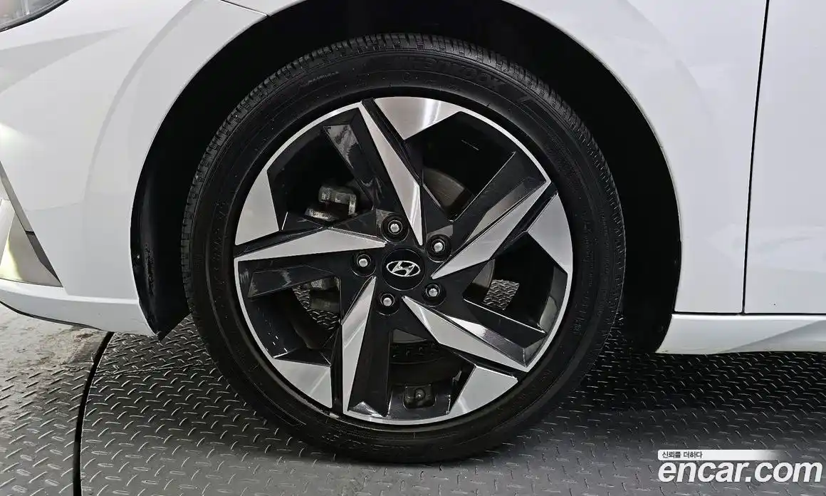 Hyundai Avante 2023 1.6 Автомат в Москве № 110723, фото 5