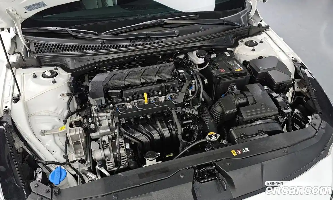 Hyundai Avante 2023 1.6 Автомат в Москве № 110723, фото 6