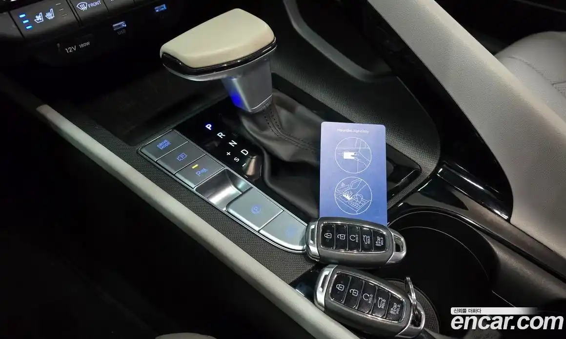 Hyundai Avante 2023 1.6 Автомат в Москве № 110723, фото 9