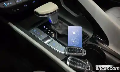 Hyundai Avante 2023 1.6 Автомат в Москве № 110723, миниатюра 9