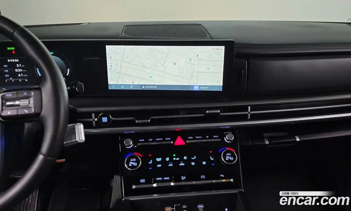 Hyundai Santa Fe 2024 1.6 Автомат в Москве № 124733, фото 16