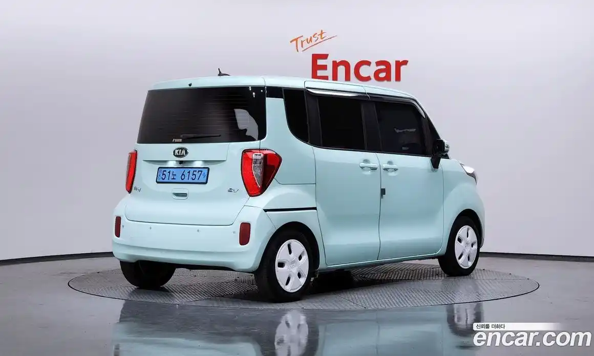 Kia Ray 2013 Автомат в Москве № 133339, фото 2