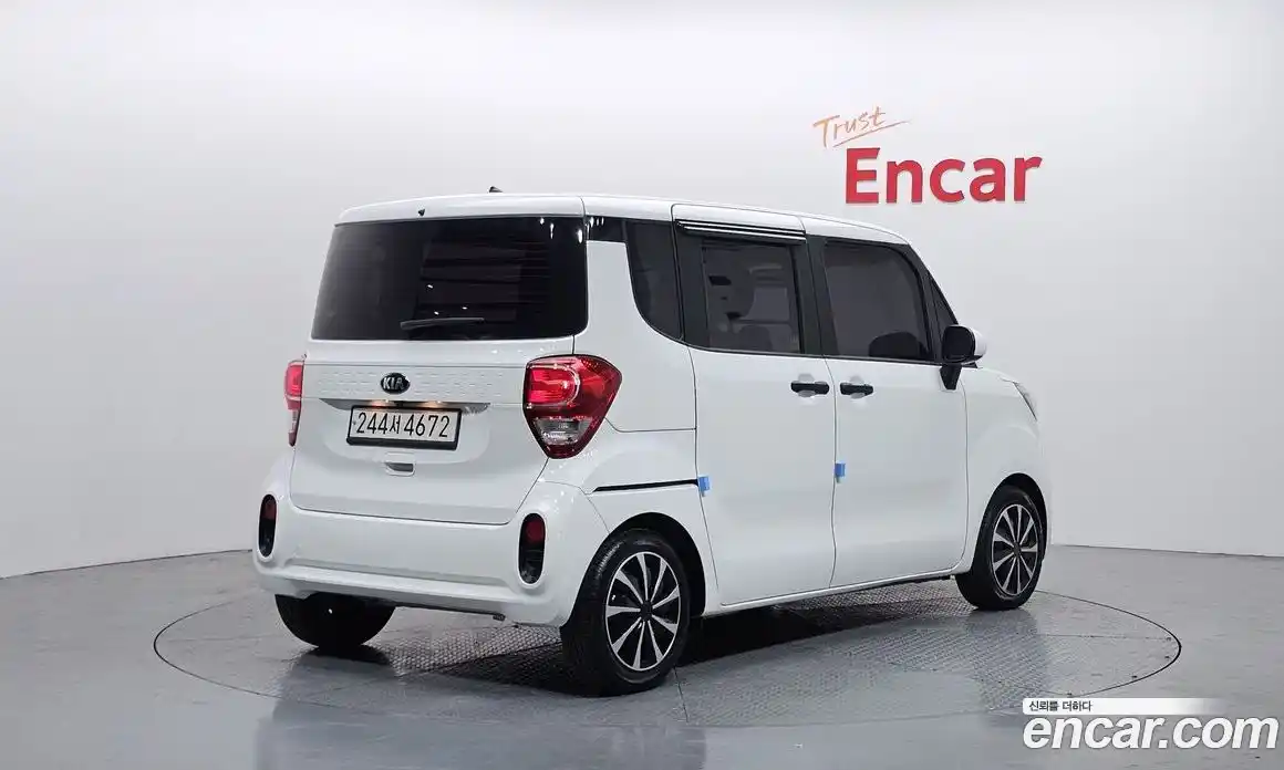 Kia Ray 2021 1.0 Автомат в Москве № 133599, фото 2