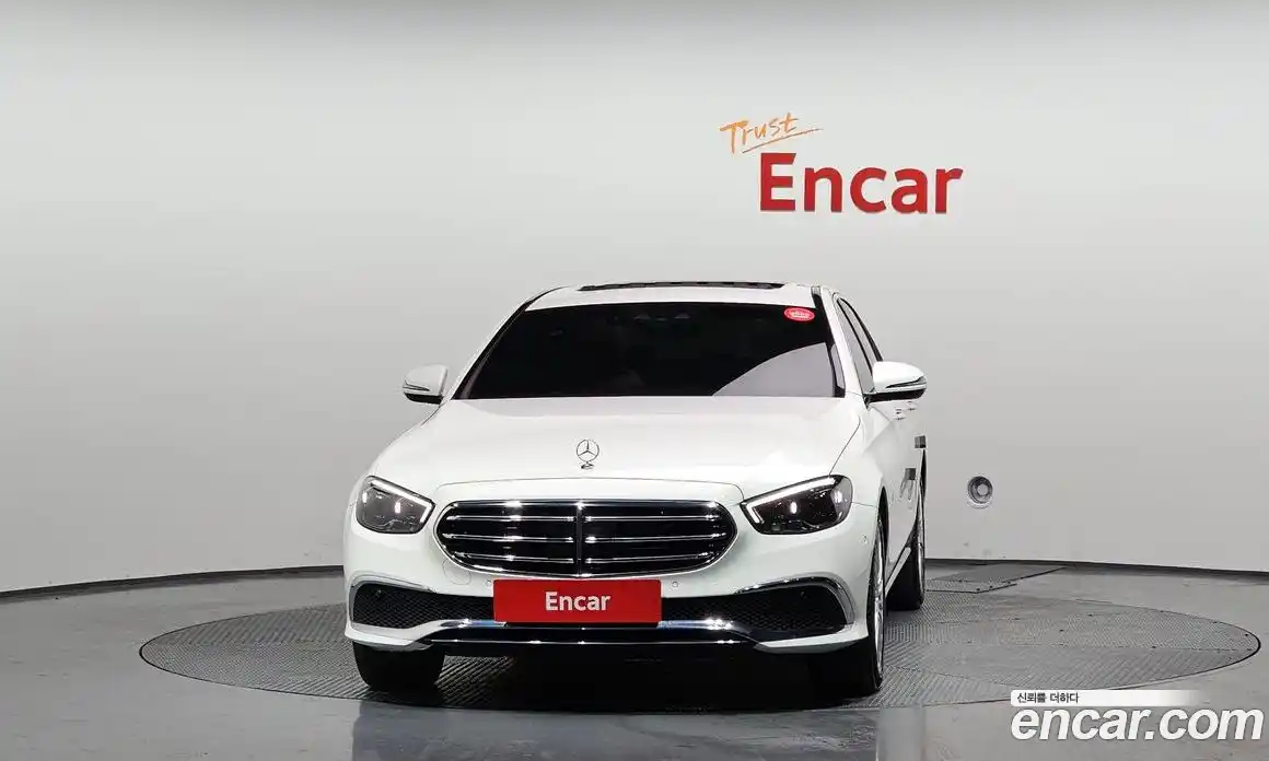 Mercedes-Benz E-Class 2021 2.0 Автомат в Москве № 141664, фото 3