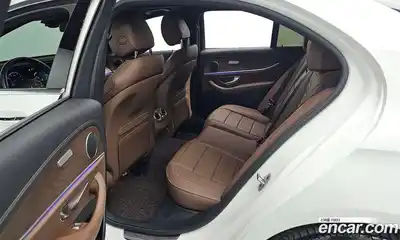 Mercedes-Benz E-Class 2021 2.0 Автомат в Москве № 141664, миниатюра 7