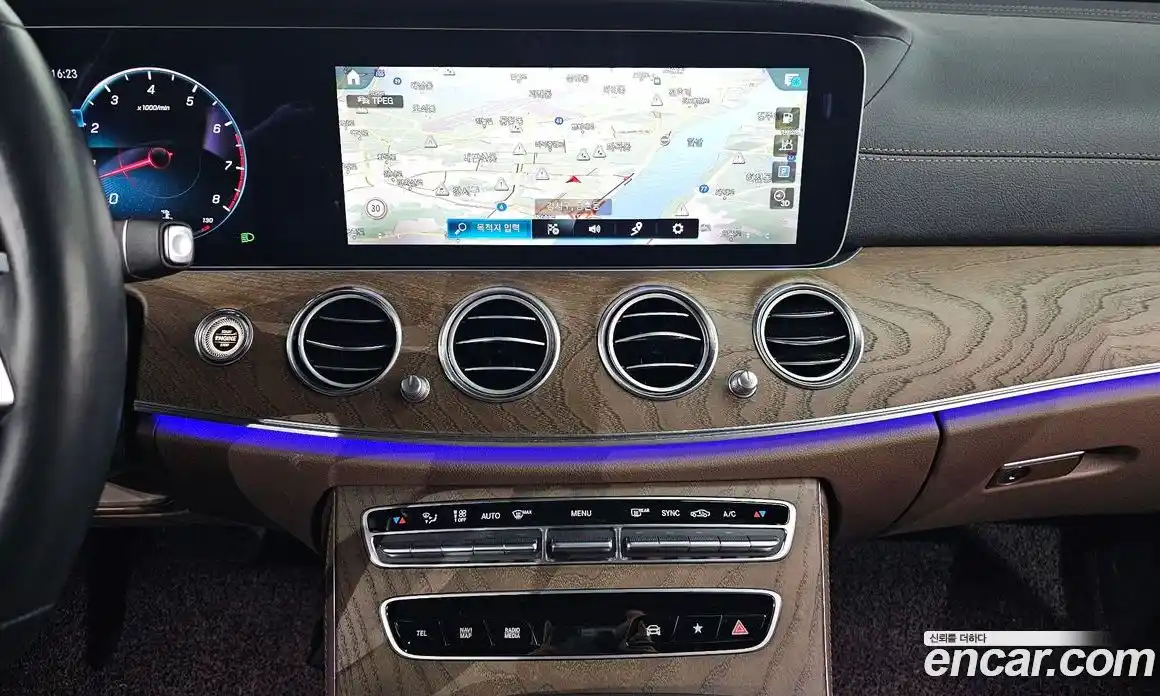 Mercedes-Benz E-Class 2021 2.0 Автомат в Москве № 141664, фото 10