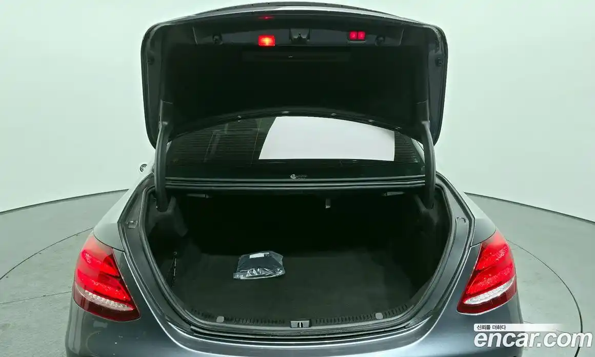 Mercedes-Benz E-Class 2019 1.9 Автомат в Москве № 142187, фото 17