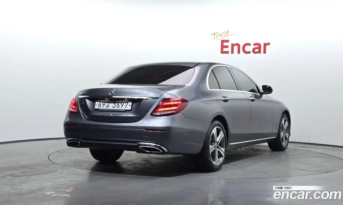 Mercedes-Benz E-Class 2019 1.9 Автомат в Москве № 142187, фото 3