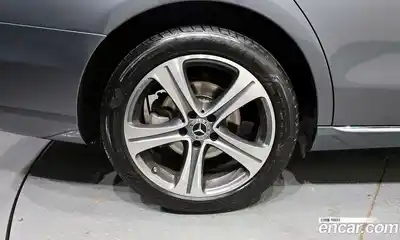 Mercedes-Benz E-Class 2019 1.9 Автомат в Москве № 142187, миниатюра 6