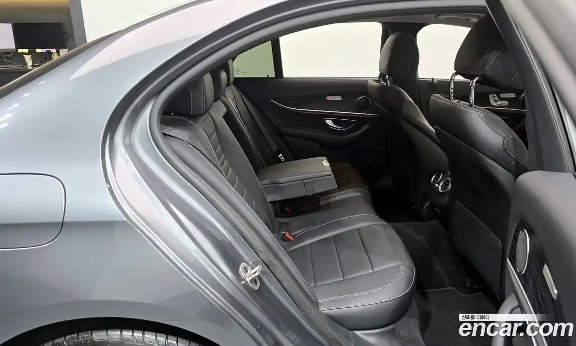 Mercedes-Benz E-Class 2019 1.9 Автомат в Москве № 142187, фото 9