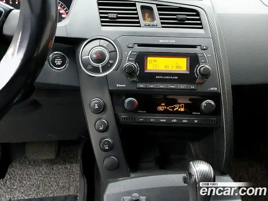 SsangYong Korando 2015 2.0 Автомат в Москве № 147427, фото 16