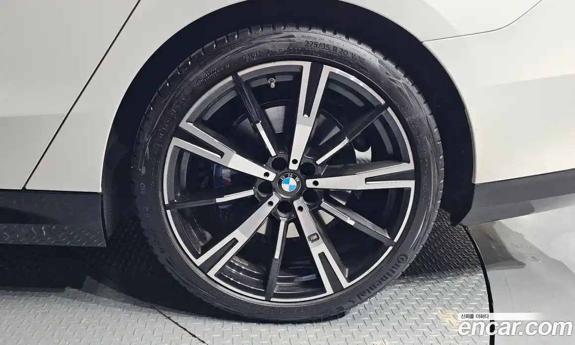 BMW 5-Series 2024 2.0 Автомат в Москве № 154303, фото 1