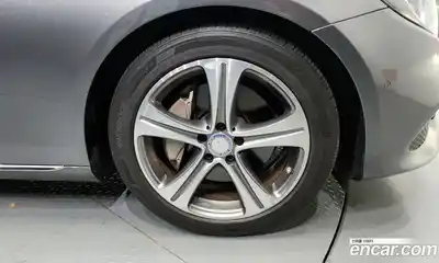 Mercedes-Benz E-Class 2017 2.0 Автомат в Москве № 161907, миниатюра 5