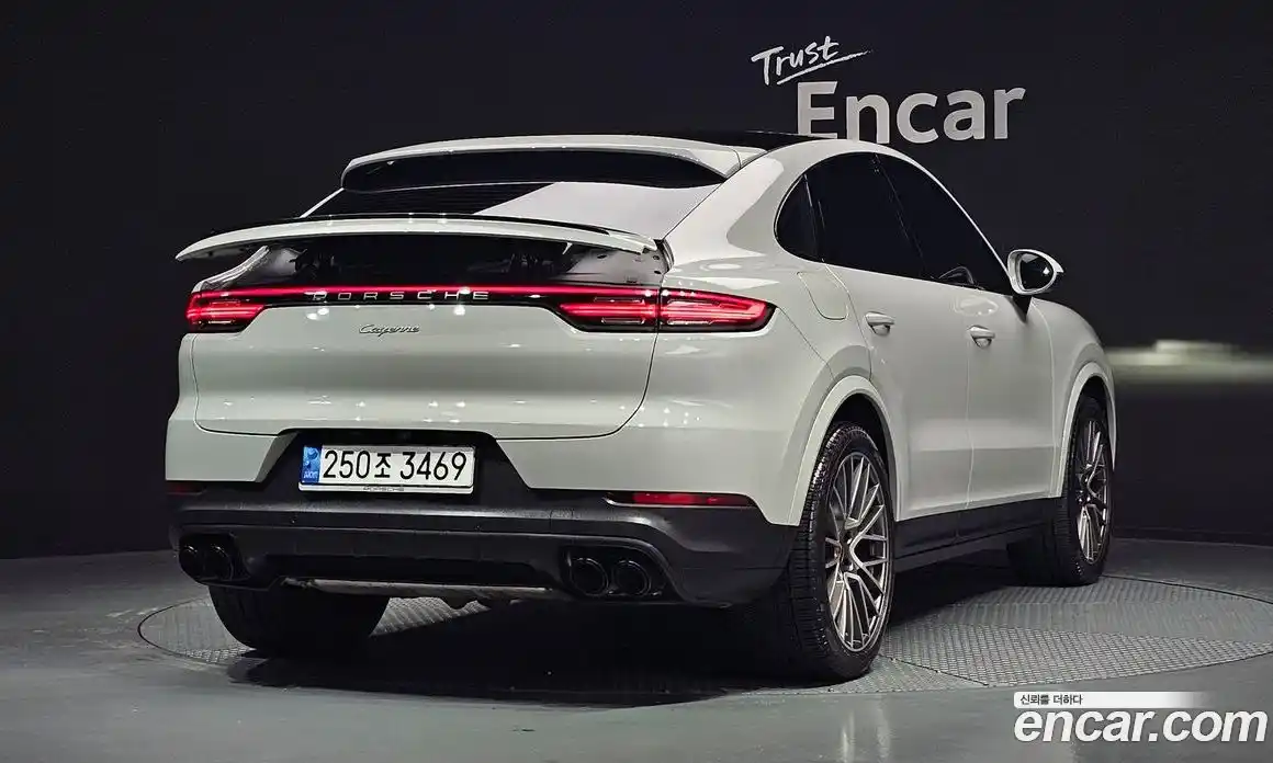 Porsche Cayenne 2022 3.0 Автомат в Москве № 165154, фото 3