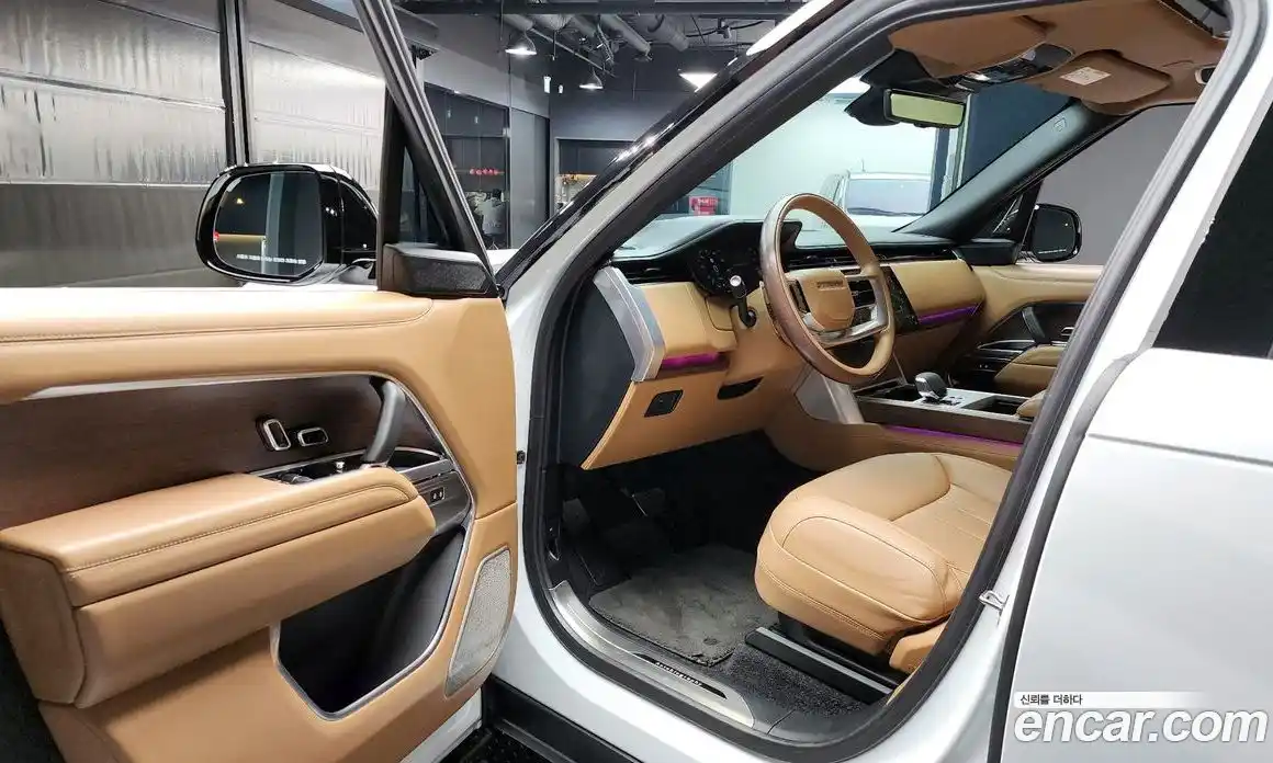 Land Rover Range-Rover 2024 4.4 Автомат в Москве № 166031, фото 10