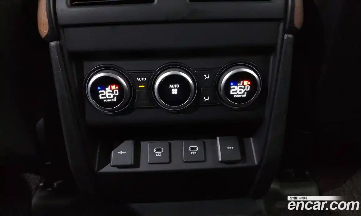 Land Rover Defender 2022 3.0 Автомат в Москве № 166519, фото 2