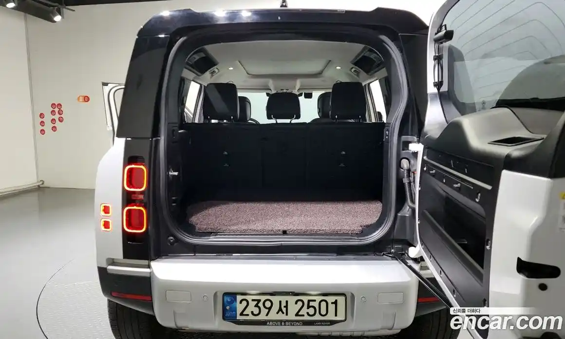 Land Rover Defender 2022 3.0 Автомат в Москве № 166519, фото 4