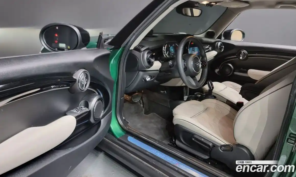 Mini Cooper 2023 2.0 Автомат в Москве № 167016, фото 2