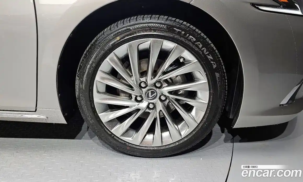 Lexus ES 2026 2.5 Автомат в Москве № 167947, фото 5