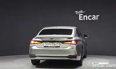 Lexus ES 2024 2.5 Автомат в Москве № 167970, миниатюра 3