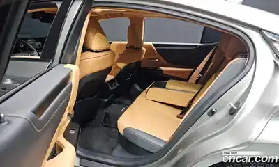 Lexus ES 2024 2.5 Автомат в Москве № 167970, миниатюра 7