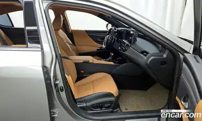 Lexus ES 2023 2.5 Автомат в Москве № 168163, миниатюра 5