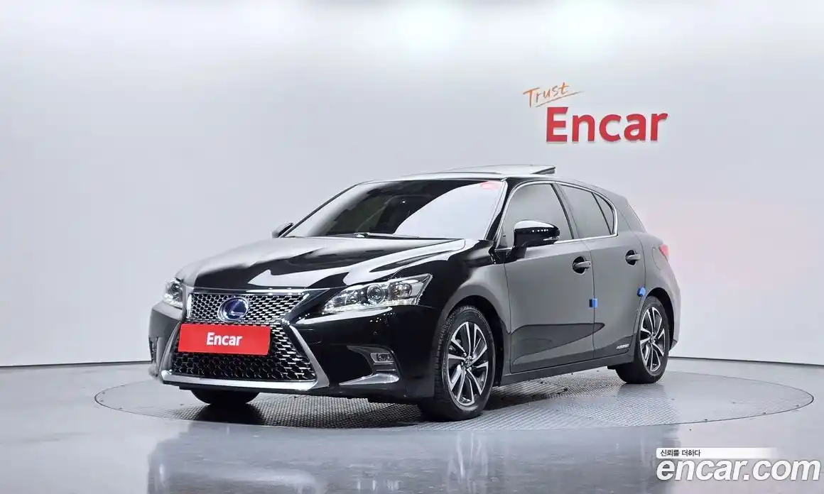 Lexus CT200h 2018 1.8 Автомат в Москве № 168273, фото 1