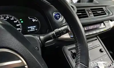 Lexus CT200h 2018 1.8 Автомат в Москве № 168273, миниатюра 12