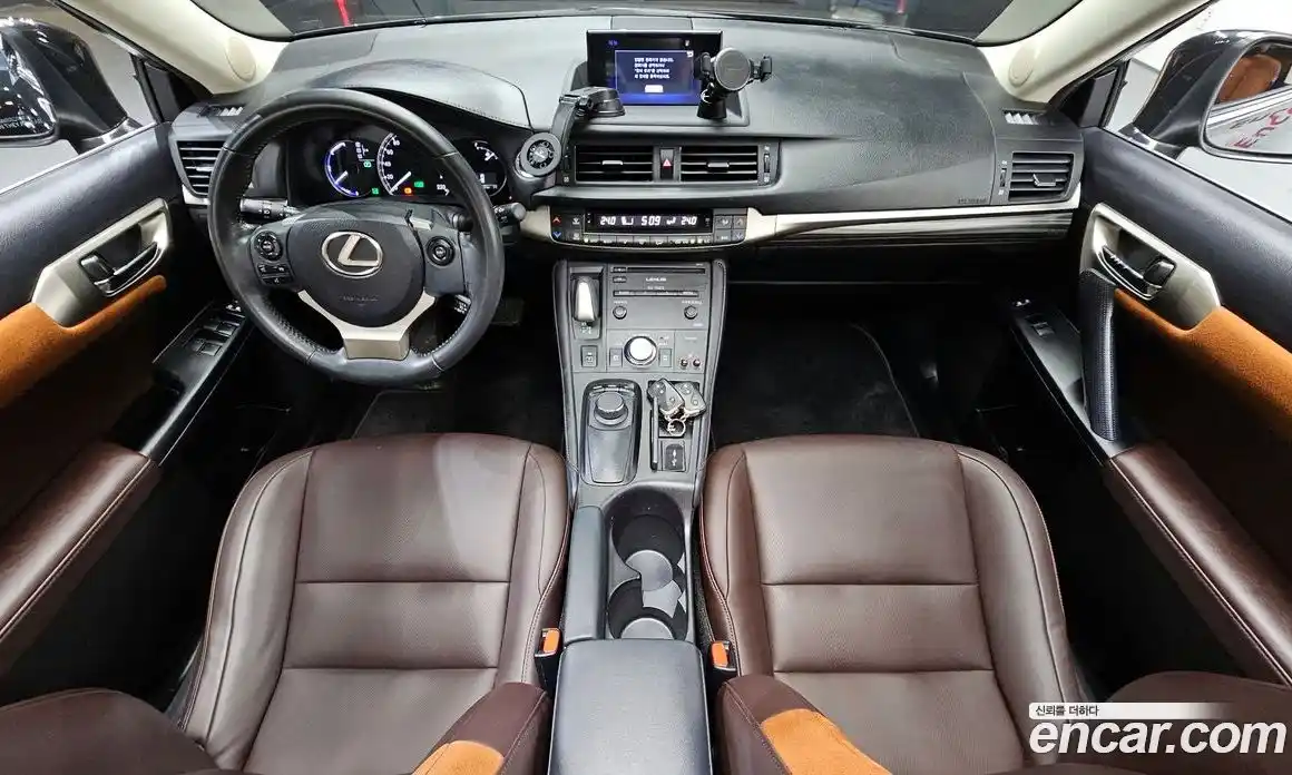 Lexus CT200h 2018 1.8 Автомат в Москве № 168273, фото 20