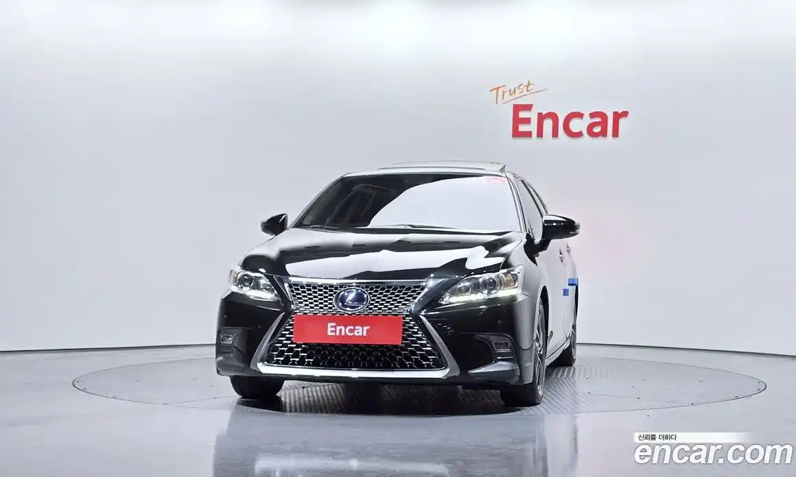 Lexus CT200h 2018 1.8 Автомат в Москве № 168273, фото 6