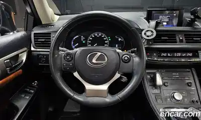 Lexus CT200h 2018 1.8 Автомат в Москве № 168273, миниатюра 7