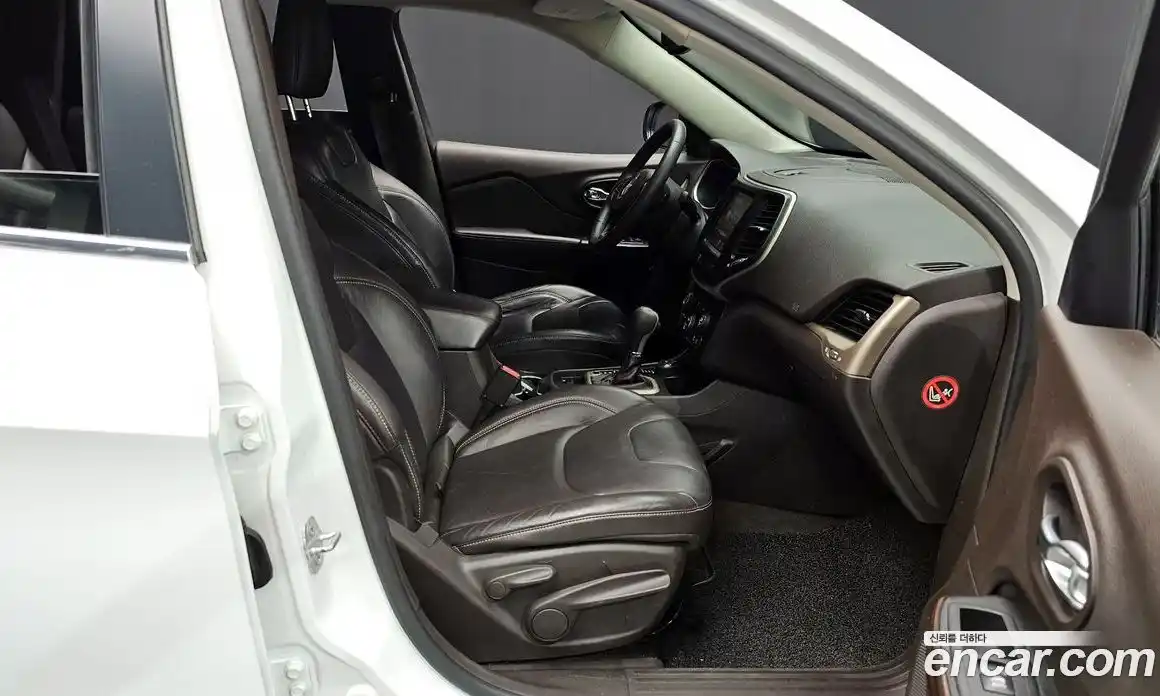 Jeep Cherokee 2014 2.4 Автомат в Москве № 169745, фото 11