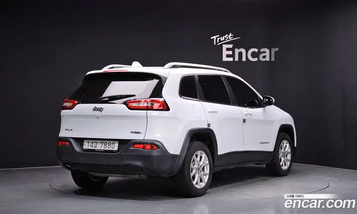 Jeep Cherokee 2014 2.4 Автомат в Москве № 169745, фото 2