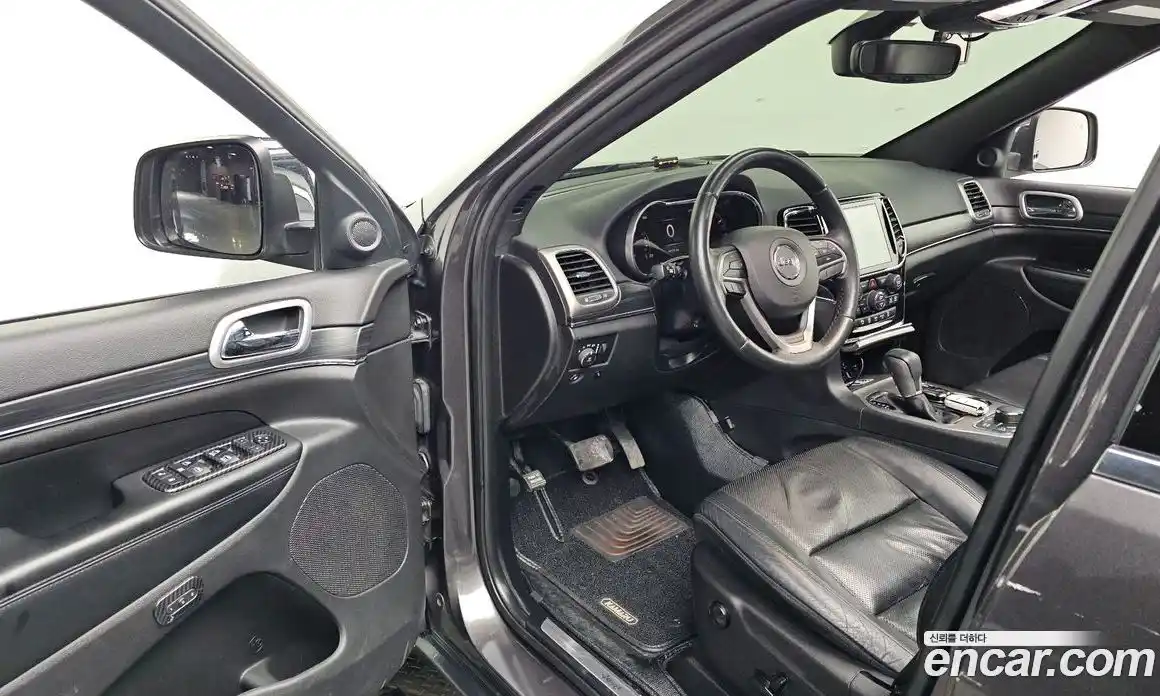 Jeep Cherokee 2019 3.6 Автомат в Москве № 169772, фото 17