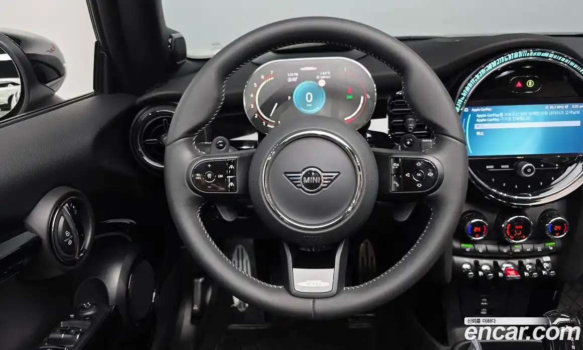 Mini Cooper Convertible 2023 2.0 Автомат в Москве № 177037, фото 12