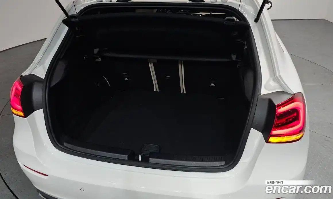 Mercedes-Benz A-Class 2022 2.0 Автомат в Москве № 177335, фото 12