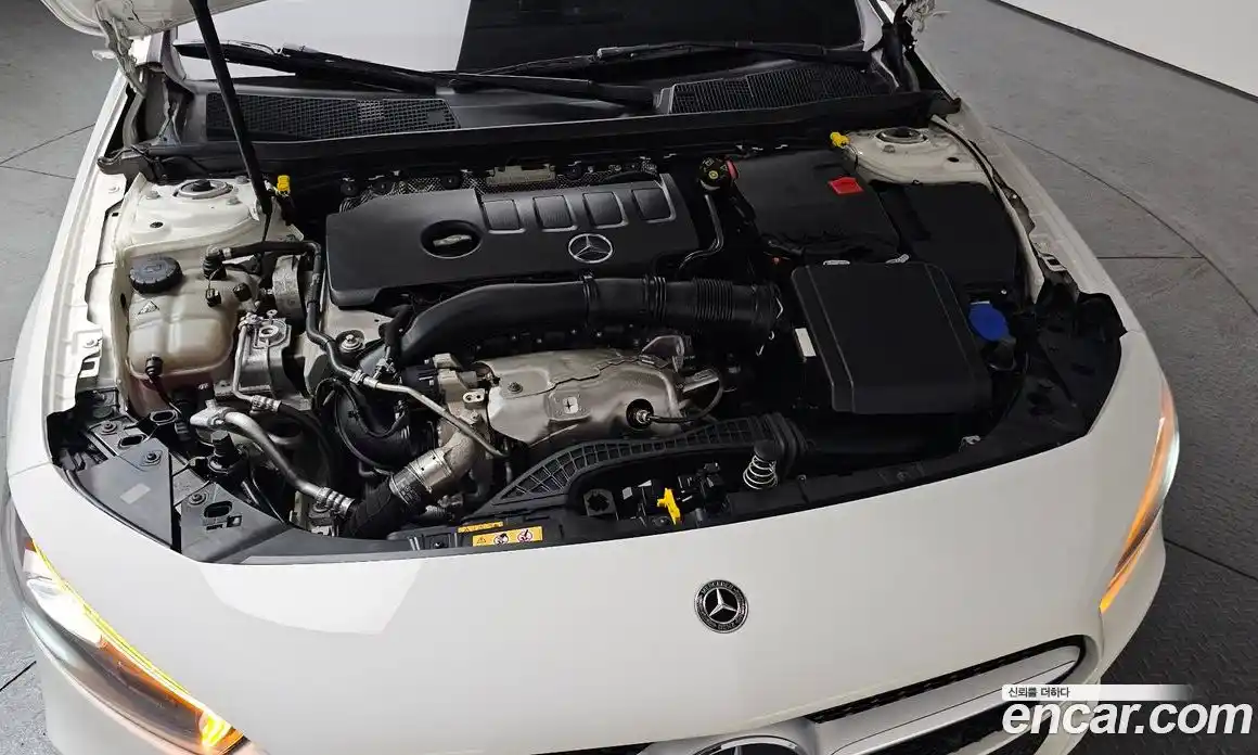 Mercedes-Benz A-Class 2022 2.0 Автомат в Москве № 177335, фото 16