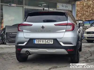 Renault Captur 2021 1.3 Автомат в Москве № 185399, миниатюра 2