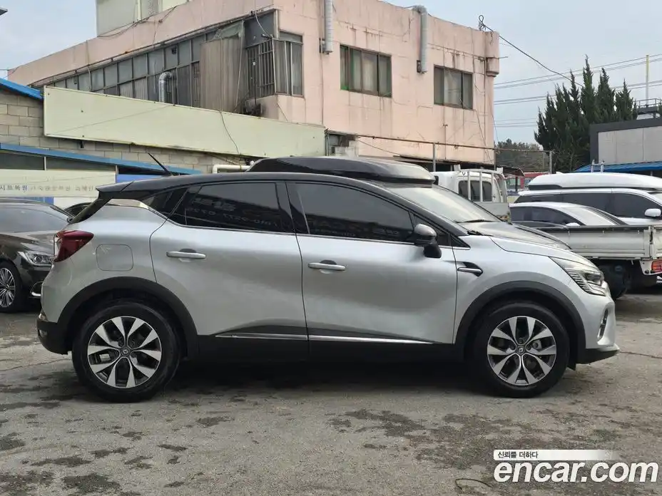 Renault Captur 2021 1.3 Автомат в Москве № 185399, фото 4