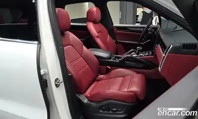 Porsche Cayenne 2023 3.0 Автомат в Москве № 197332, миниатюра 6