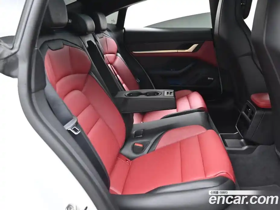 Porsche Taycan 2025 Автомат в Москве № 197762, фото 12