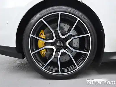 Porsche Taycan 2025 Автомат в Москве № 197762, миниатюра 5