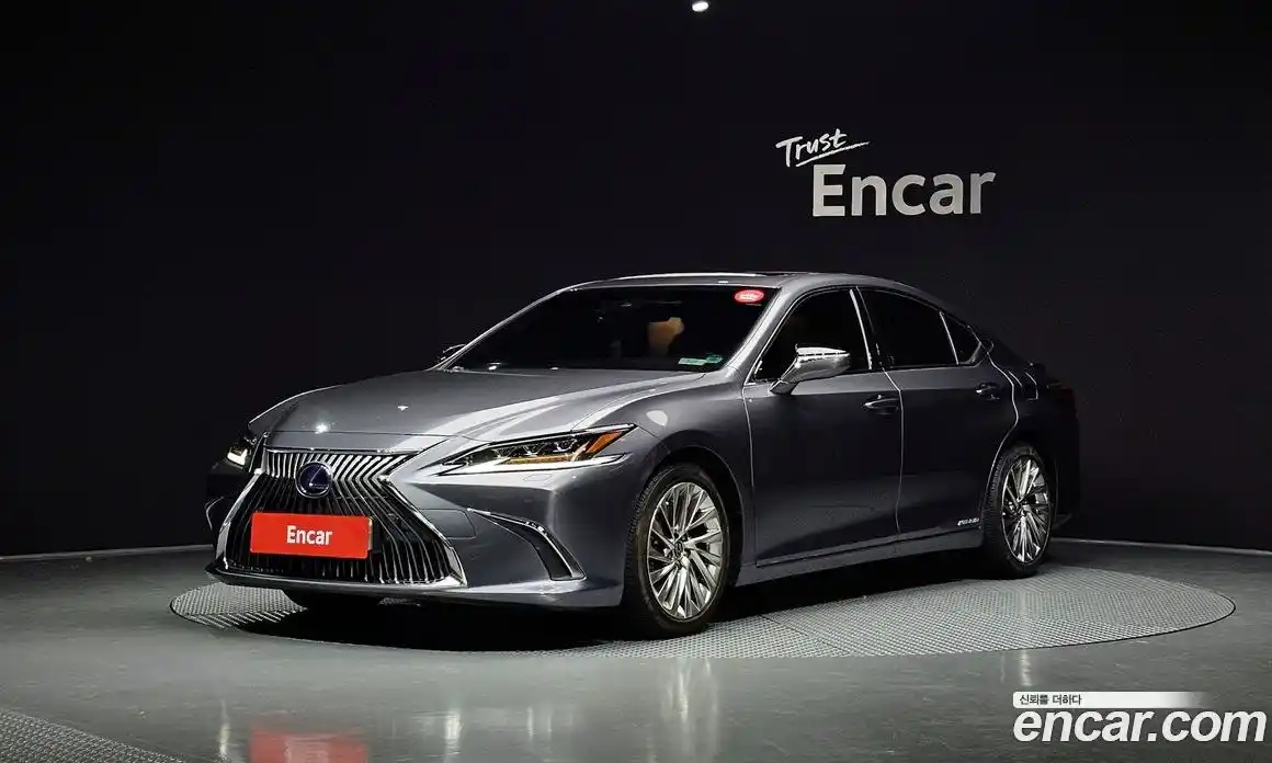 Lexus ES 2019 2.5 Автомат в Москве № 198736, фото 1