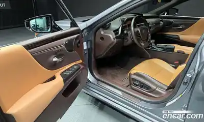 Lexus ES 2019 2.5 Автомат в Москве № 198736, миниатюра 11